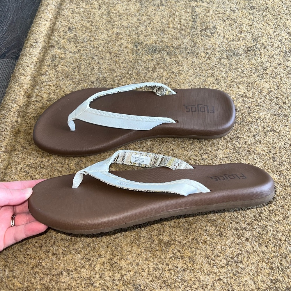 Flojos Women's Tan and Cream Sandals